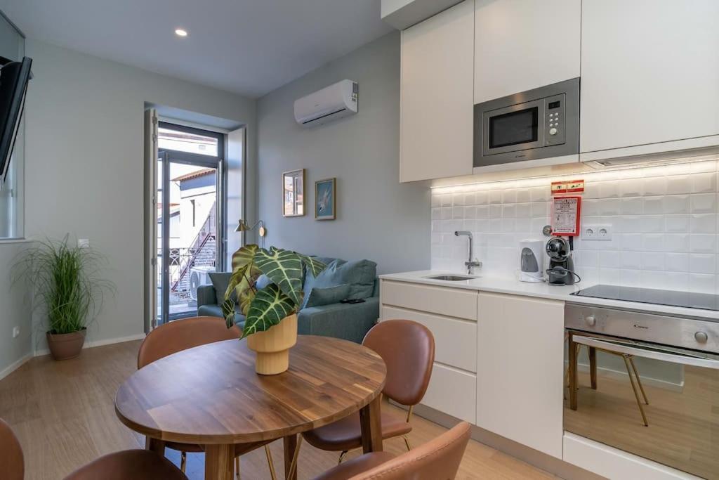 31 De Janeiro Flat By Amber Star Rent Apartment Porto Luaran gambar