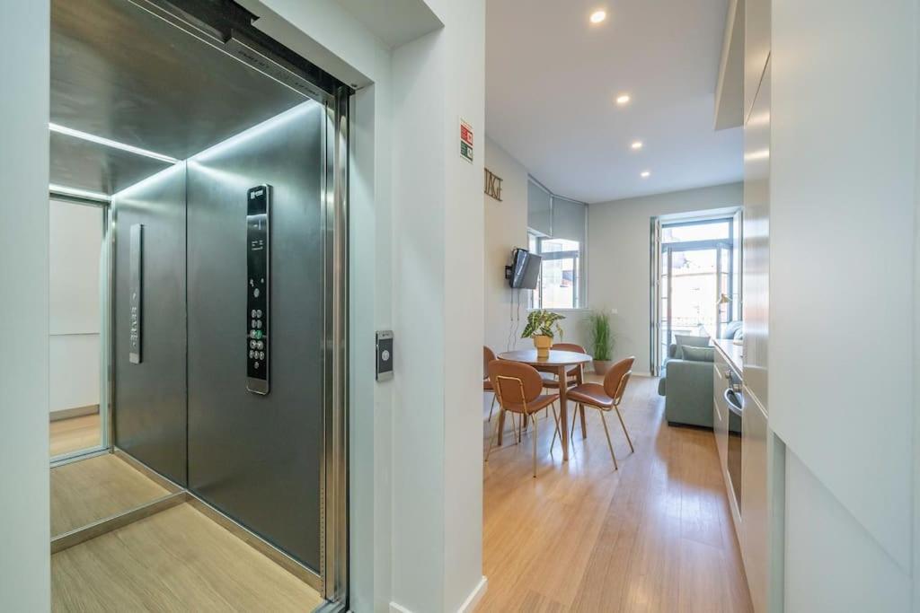 31 De Janeiro Flat By Amber Star Rent Apartment Porto Luaran gambar